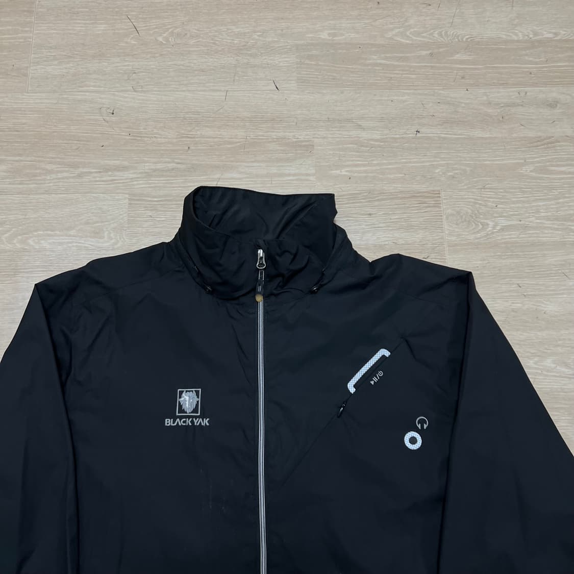 블랙야크 아쿠아쉴드 로고 방수 바람막이 집업자켓 [블랙] XL/105 상품이미지2