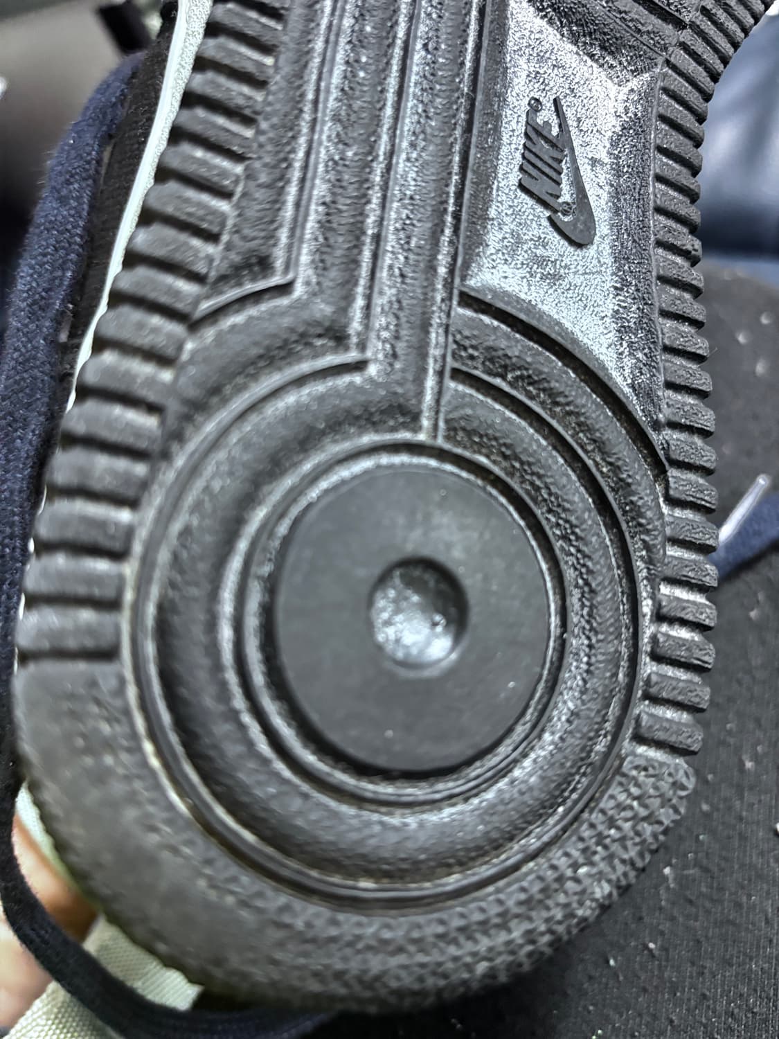 나이키 에어포스 1 하이 cvs 상품이미지5