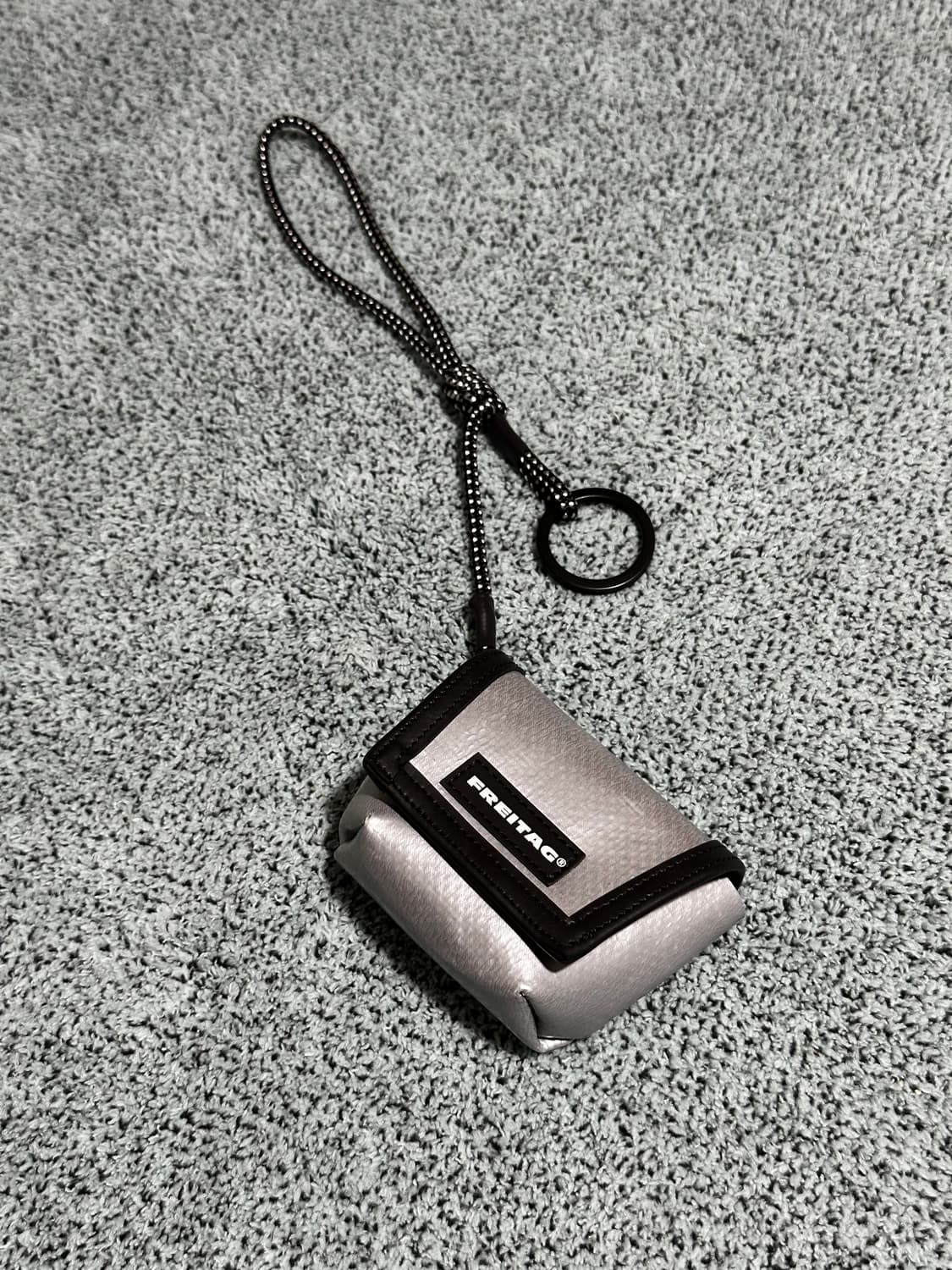 (NEW)새상품 프라이탁 미니 메신저 키링(에어팟 파우치키링) 상품이미지7