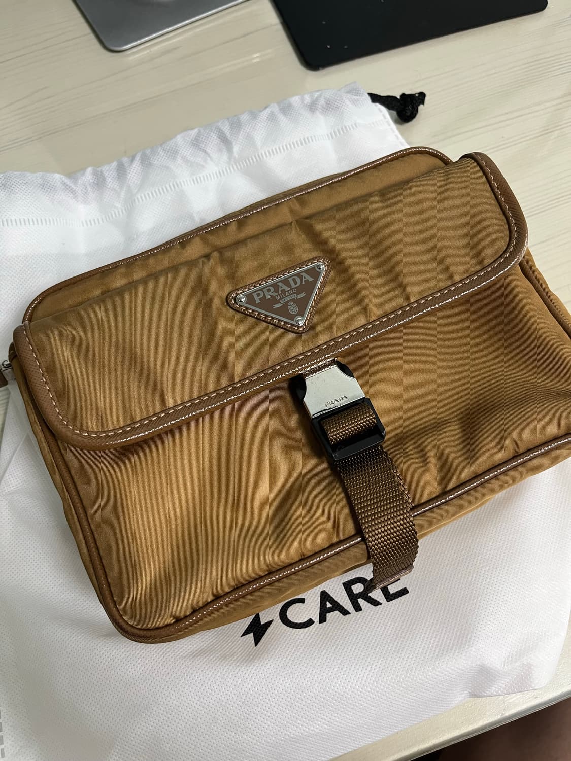 프라다 사피아노 리나일론 사피아노 숄더백 상품이미지2