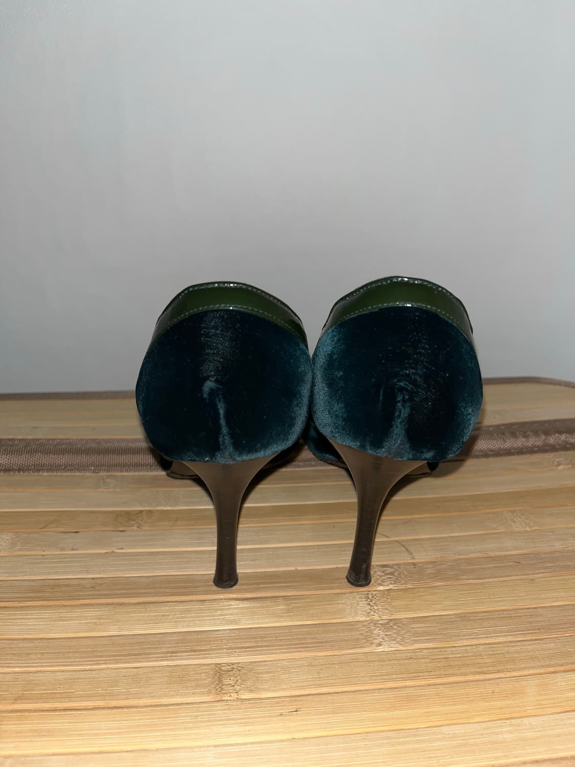 Celine 셀린느 틸트그린 벨벳 힐 상품이미지5