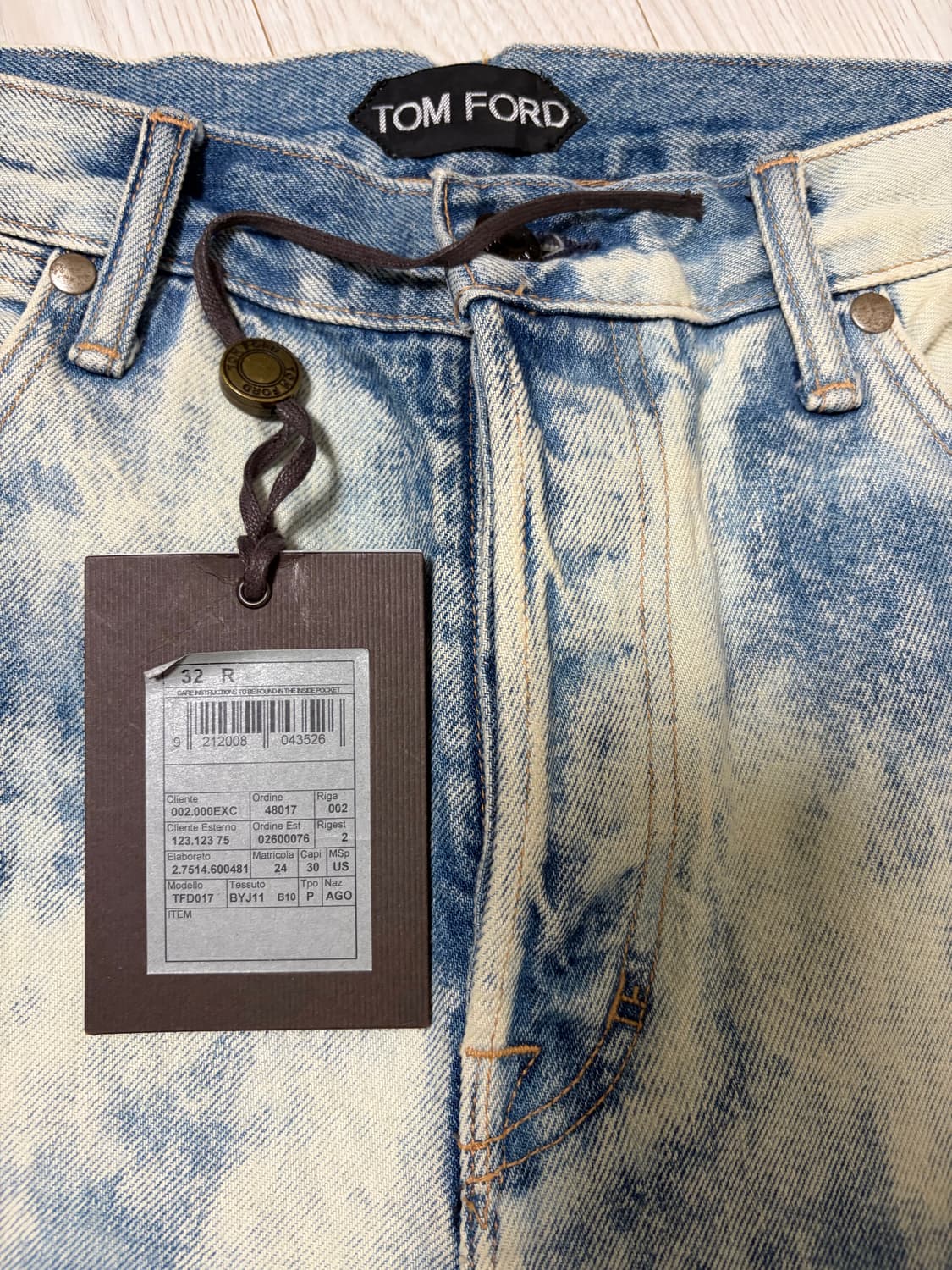 톰 포드 블리치드 워시드 테이퍼드 핏 데님 청바지 32 상품이미지6