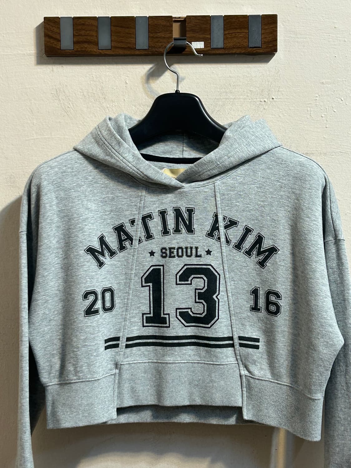 마뗑킴 크롭 로고 후드티 상품이미지3