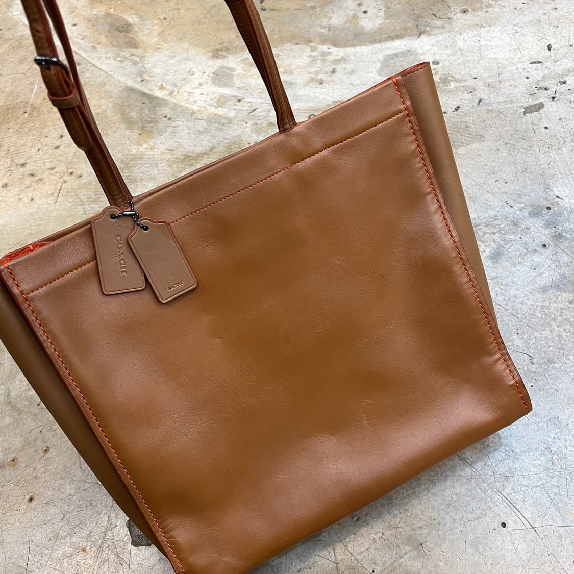 COACH skinny tote 상품이미지2