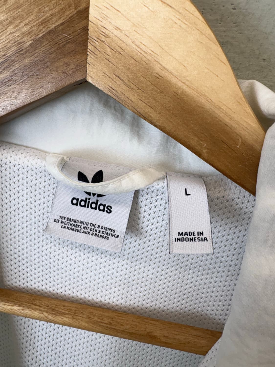 아디다스 화이트 나일론 우븐 삼선 바람막이 상품이미지6