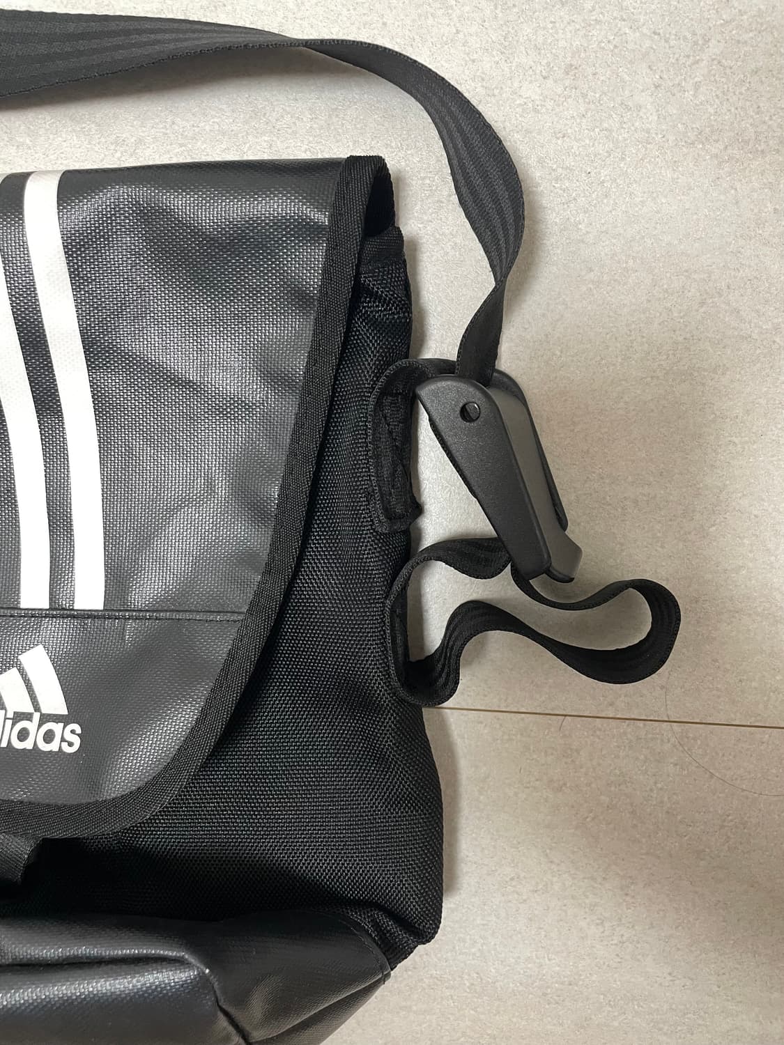 아디다스 메신저백 상품이미지3