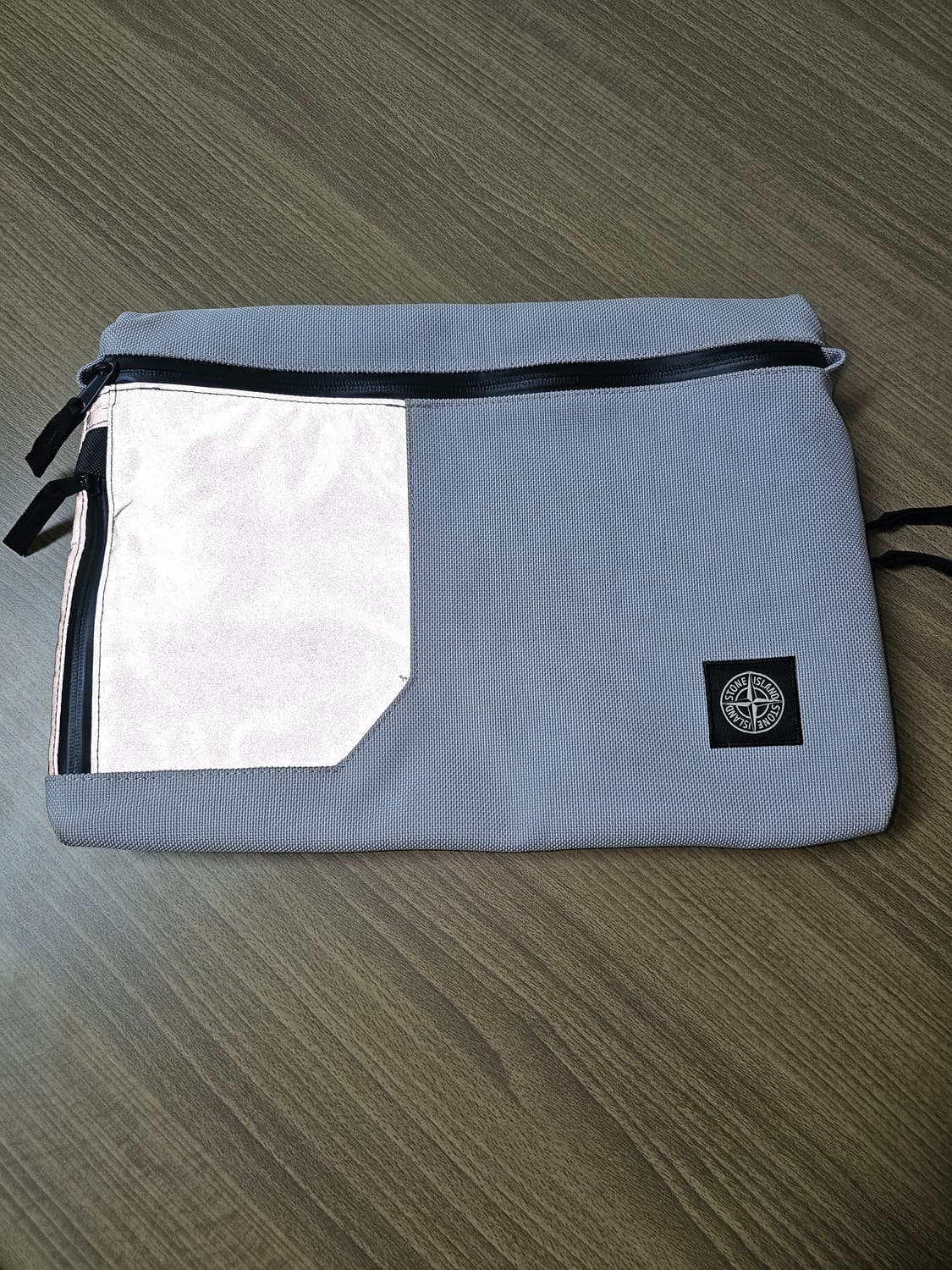 스톤아일랜드 리플렉티브 클러치 상품이미지3