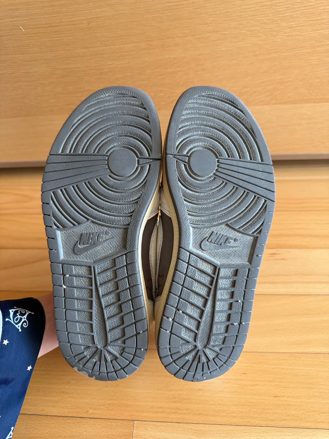 조던 1 트레비스스캇 리버스모카 세일앤리저록 265사이즈 트래비스 스캇  상품이미지8