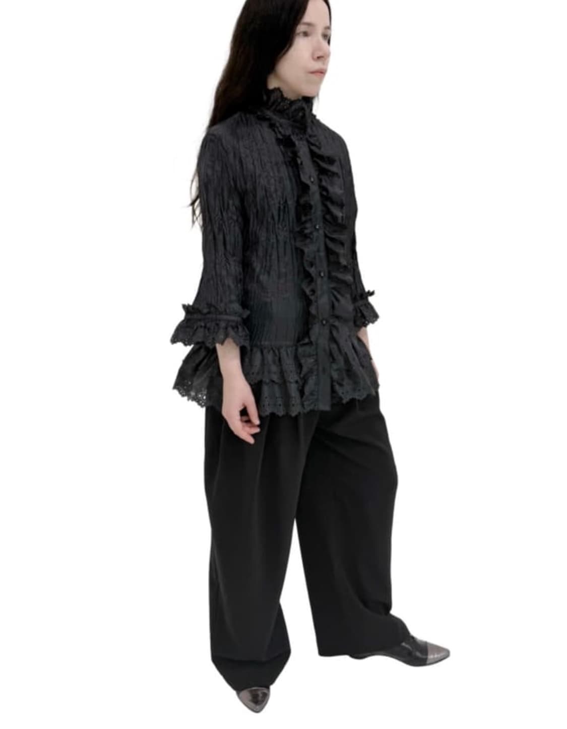 에옹쓰 thornel puching blouse 펀칭 블라우스 상품이미지1