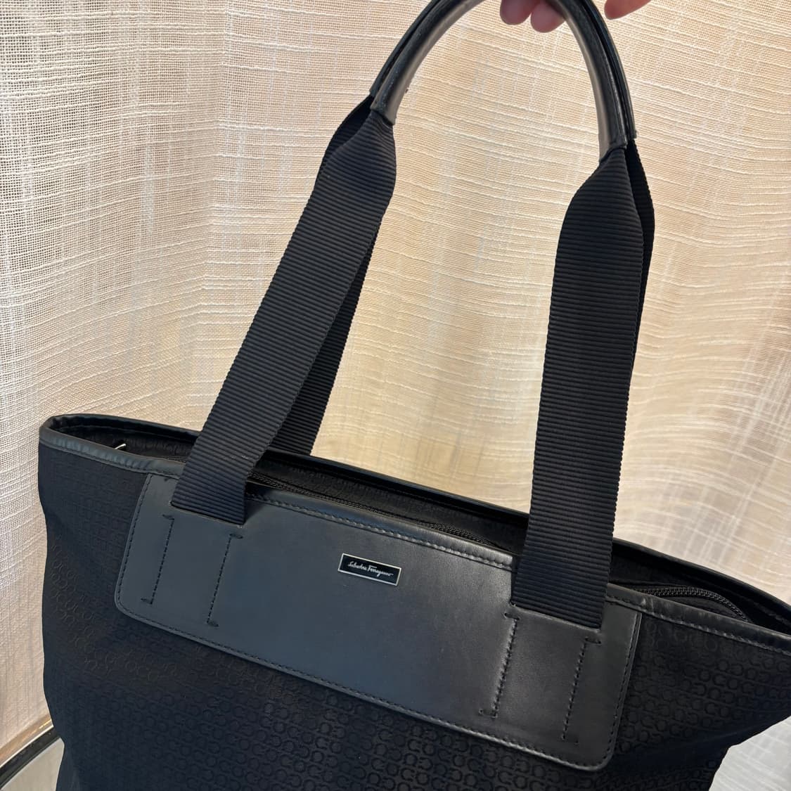 정품 페라가모 패브릭 토트백     상품이미지5