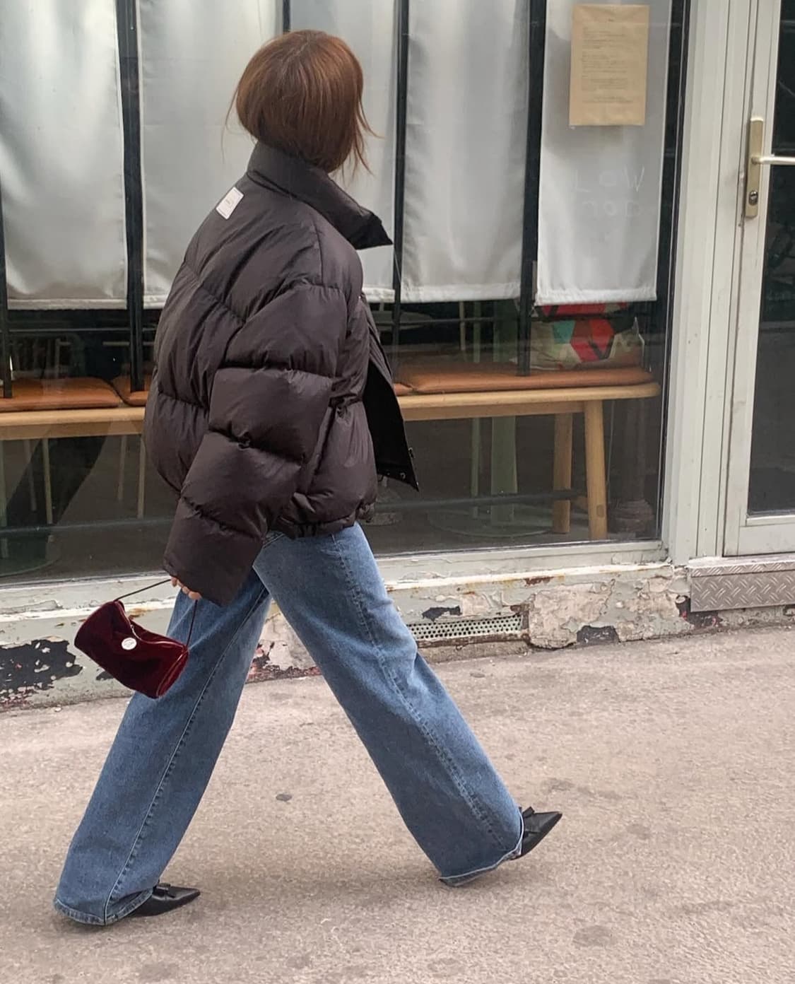 (새상품)오버듀플레어 글로시 다운 패딩 블랙 상품이미지3