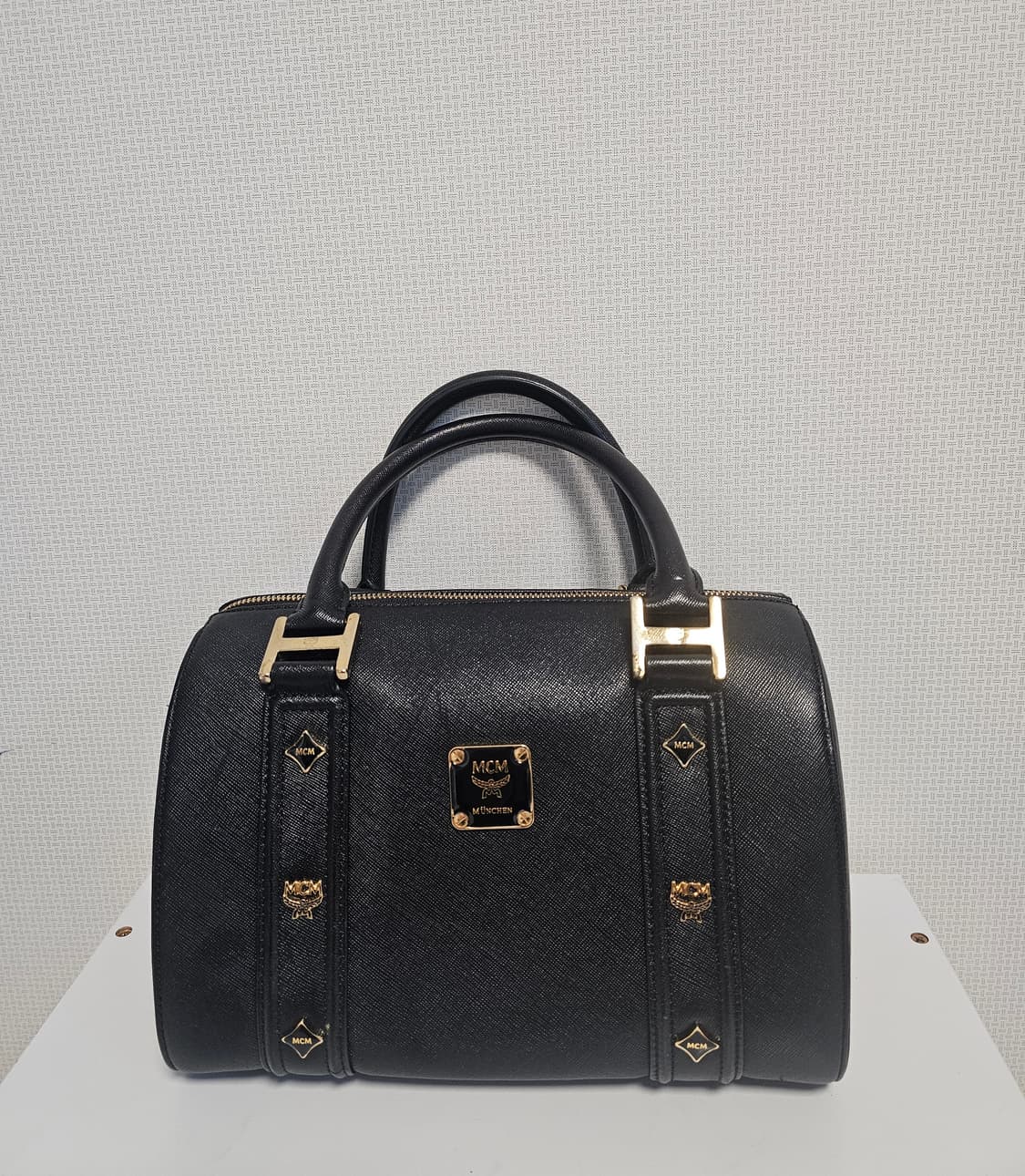 MCM 블랙 보스턴백 상품이미지1