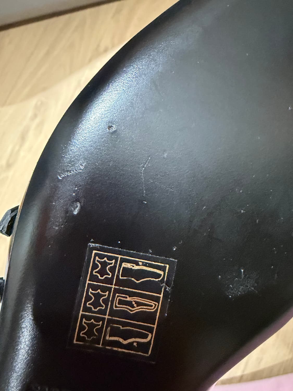 생로랑 블랙에나멜 스트랩 플랫 상품이미지8