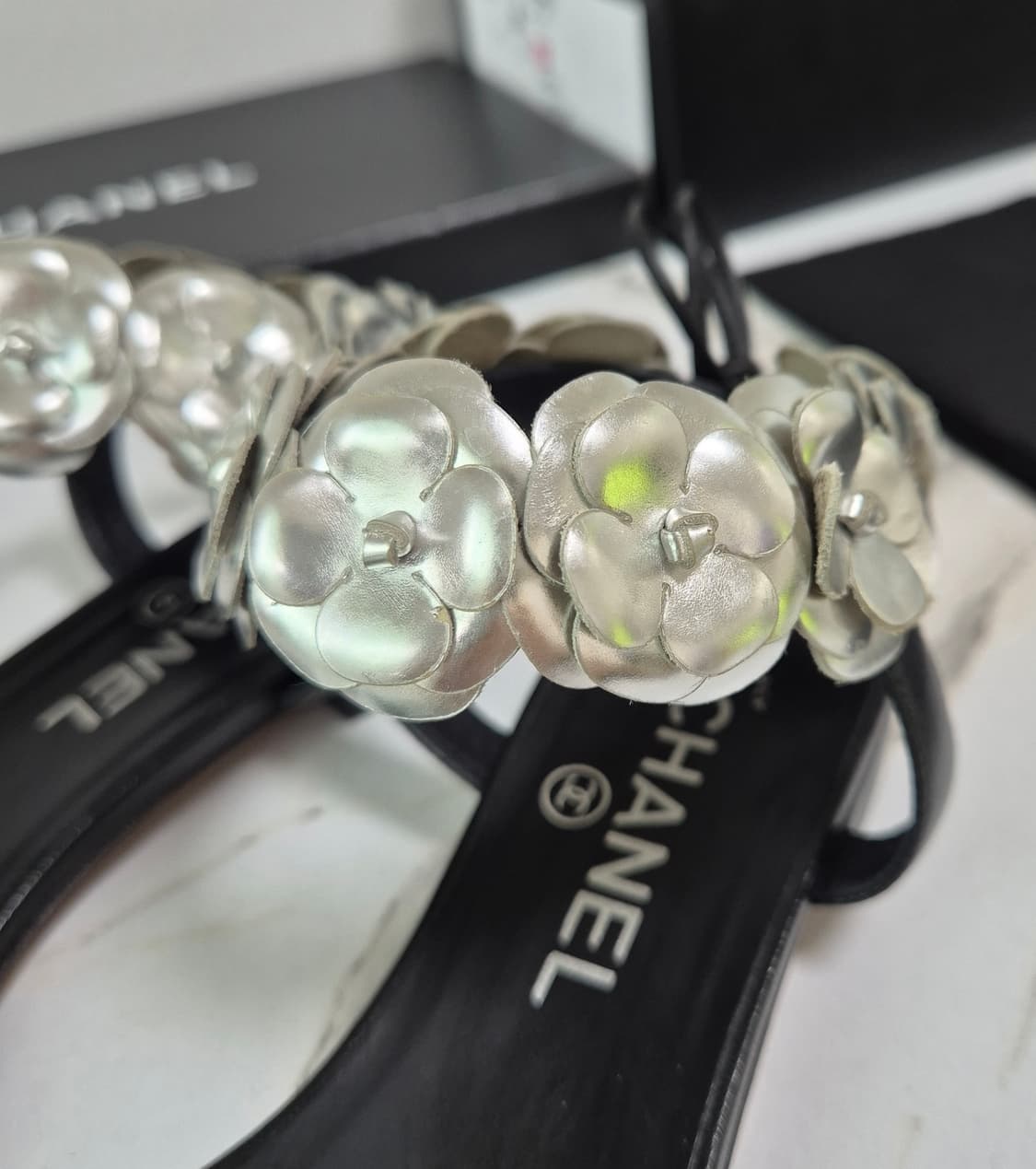 (정품) 샤넬 까멜리아 샌들 37 상품이미지3