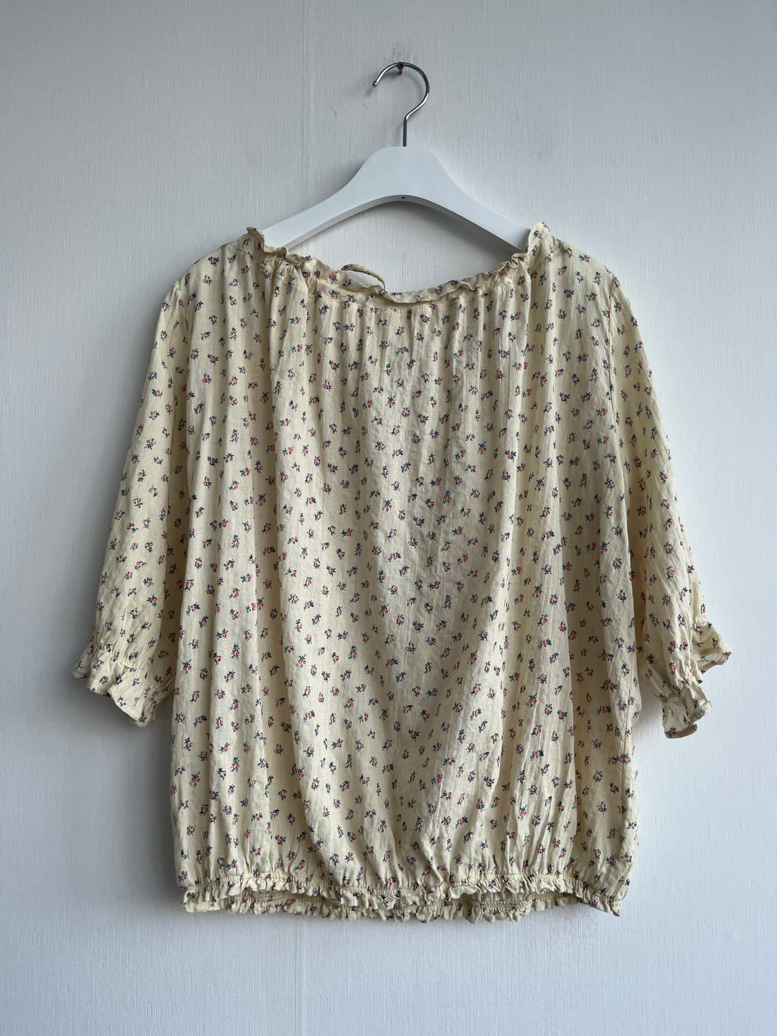 ONLY HUE 잔꽃 코튼 셔링 블라우스 상품이미지5