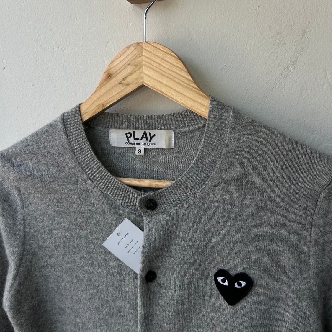 16786 - 꼼데가르송 블랙 와펜 울 가디건 (울 100%) 상품이미지3