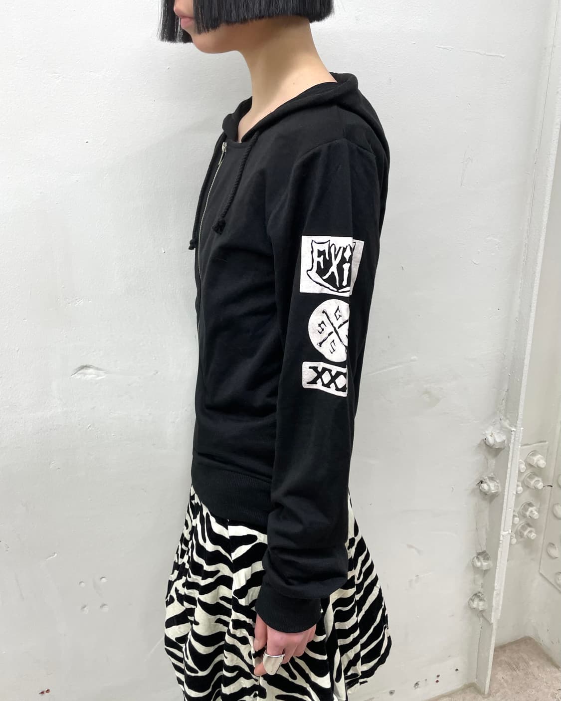 Glen News Asymmetric Black Hooded Zip-Up 상품이미지3