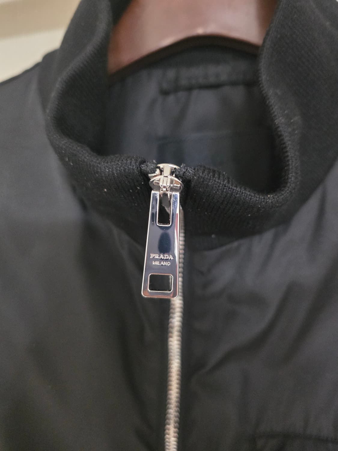 프라다 리나일론 블루종 봄버 자켓 상품이미지3