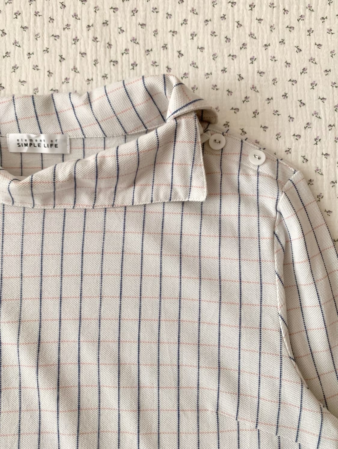 사선 단추 체크 블라우스 상품이미지2