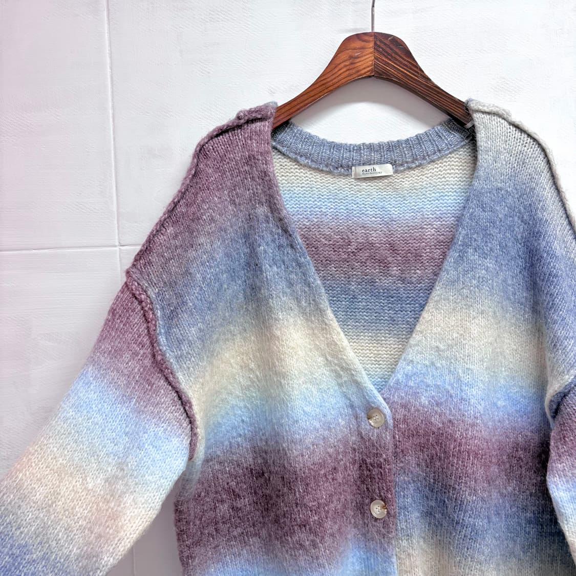 earth music 어스 뮤직 그라데이션 니트 가디건  상품이미지2