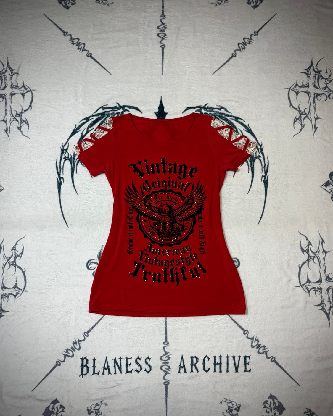 Gothic cubic lettering lace detailsleeve 상품이미지1