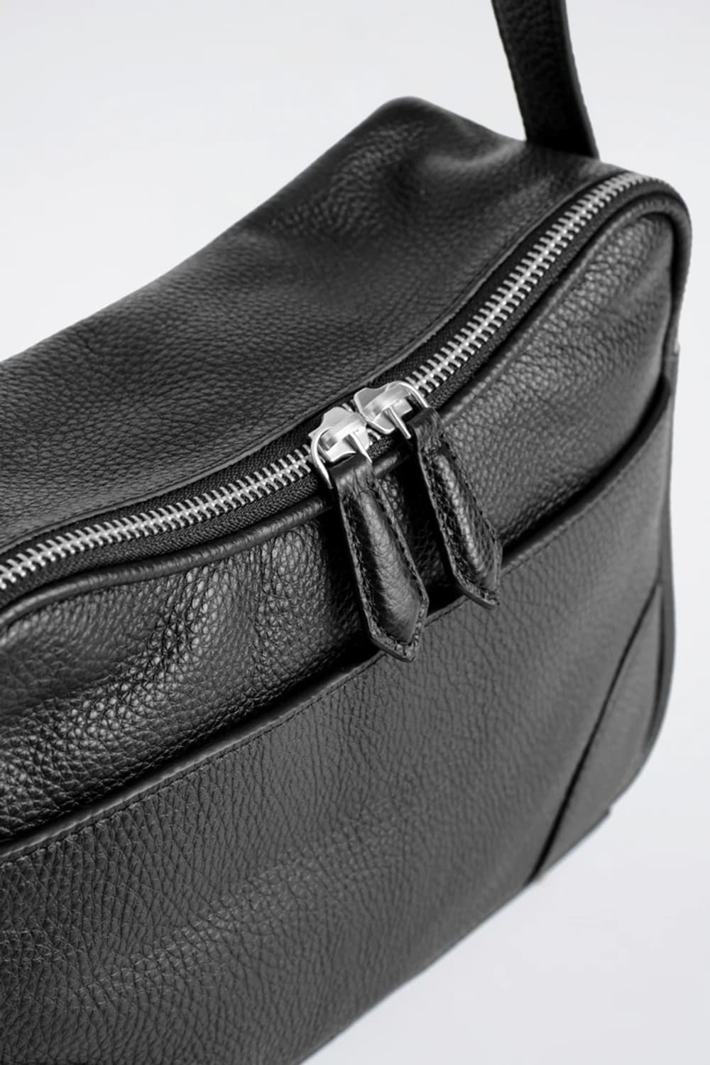 COS 클래식 크로스바디 백 레더 상품이미지7