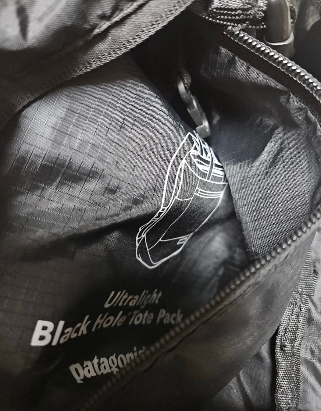 파타고니아 울트라라이트 블랙 홀 토트 팩 백팩 27L 상품이미지5
