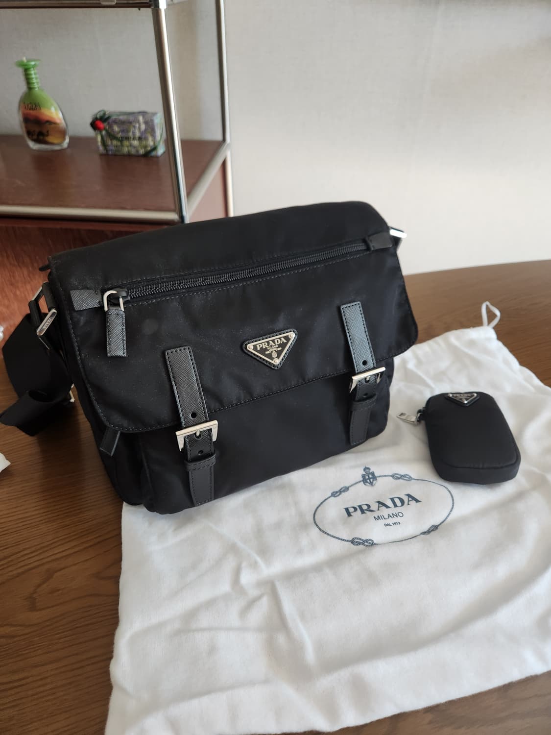 (새상품)프라다 리나일론 숄더백 상품이미지1