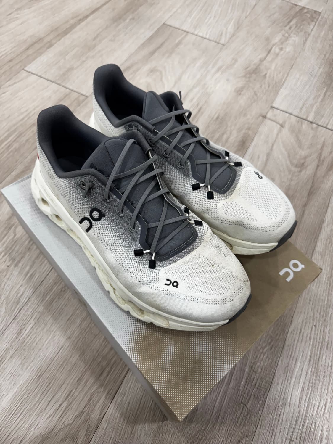 온러닝 클라우드 틸트 10 사이즈 아이보리 상품이미지2