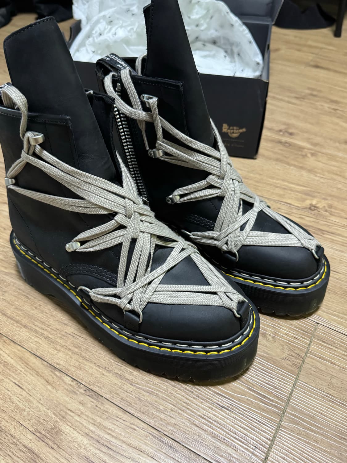 닥터마틴 x 릭 오웬스 1460 쿼드 솔 메가 레이스 UK8 270 상품이미지1