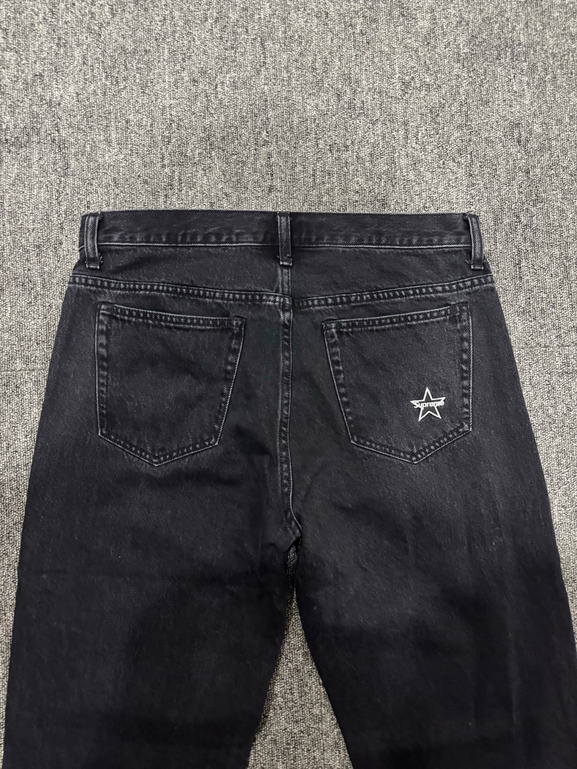 25 FW) 슈프림 블랙워시드 레귤러 데님 32  상품이미지9