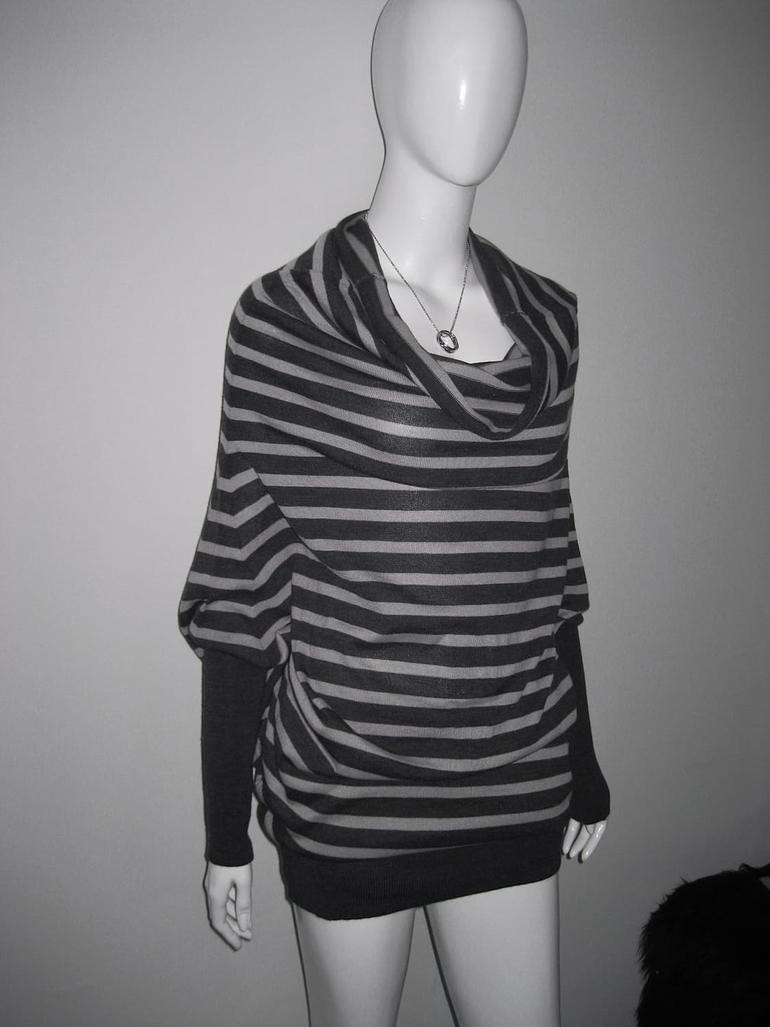 스트라이프 드레이프 오프숄더 원피스 상품이미지4