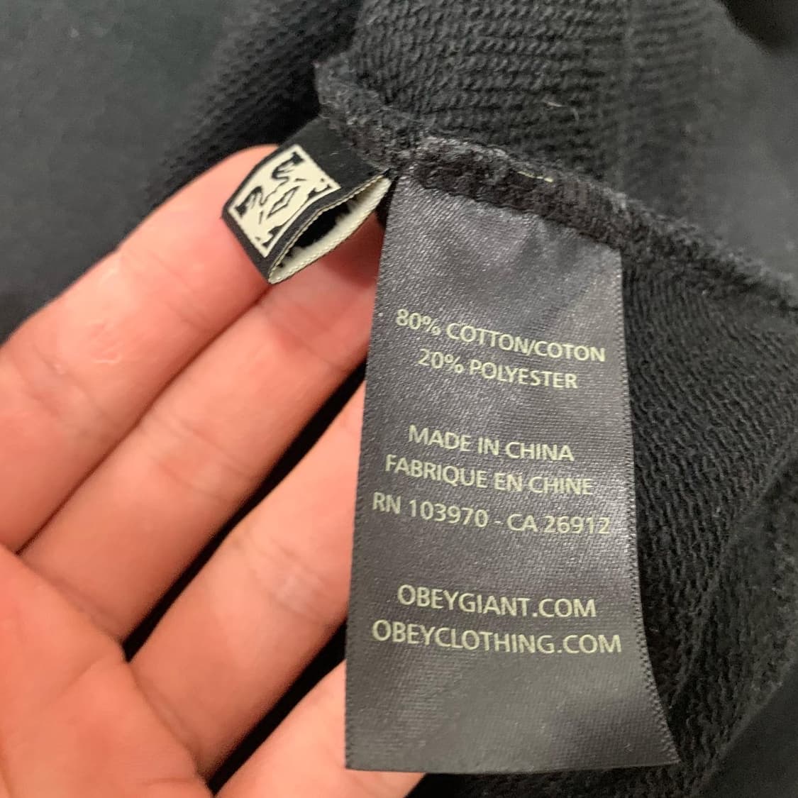 오베이 obey 블랙 맨투맨 상품이미지4