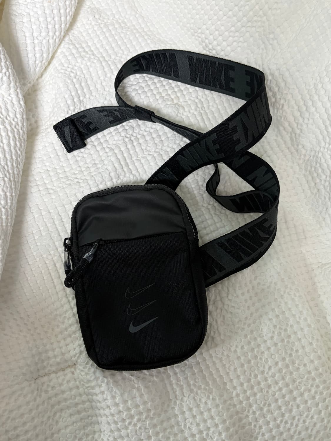 나이키 에센셜 힙색  상품이미지1