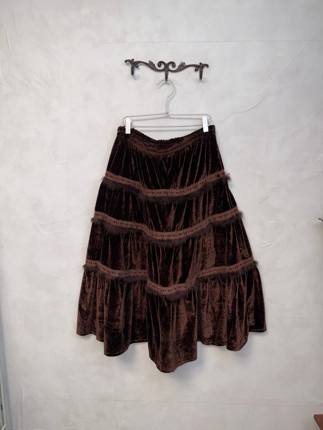 Dark brown fur trimming velvet long sk 상품이미지3
