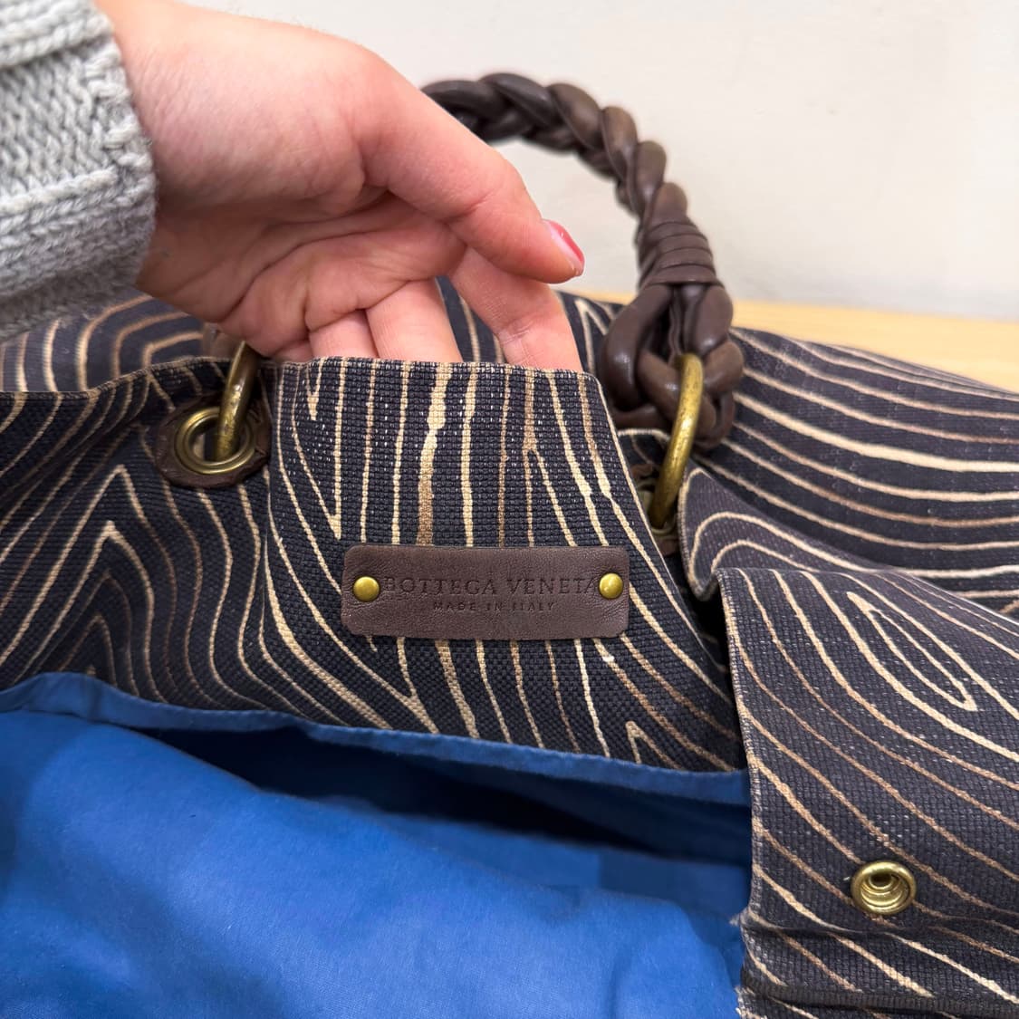 보테가 베네타 토트백 에스닉 패턴 트위스트 꼬임 핸들 디테일 브라운 상품이미지7