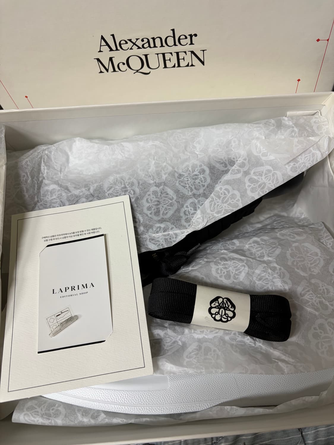 (새제품) 알렉산더 맥퀸 오버솔 스니커즈 블랙 235사이즈 상품이미지6