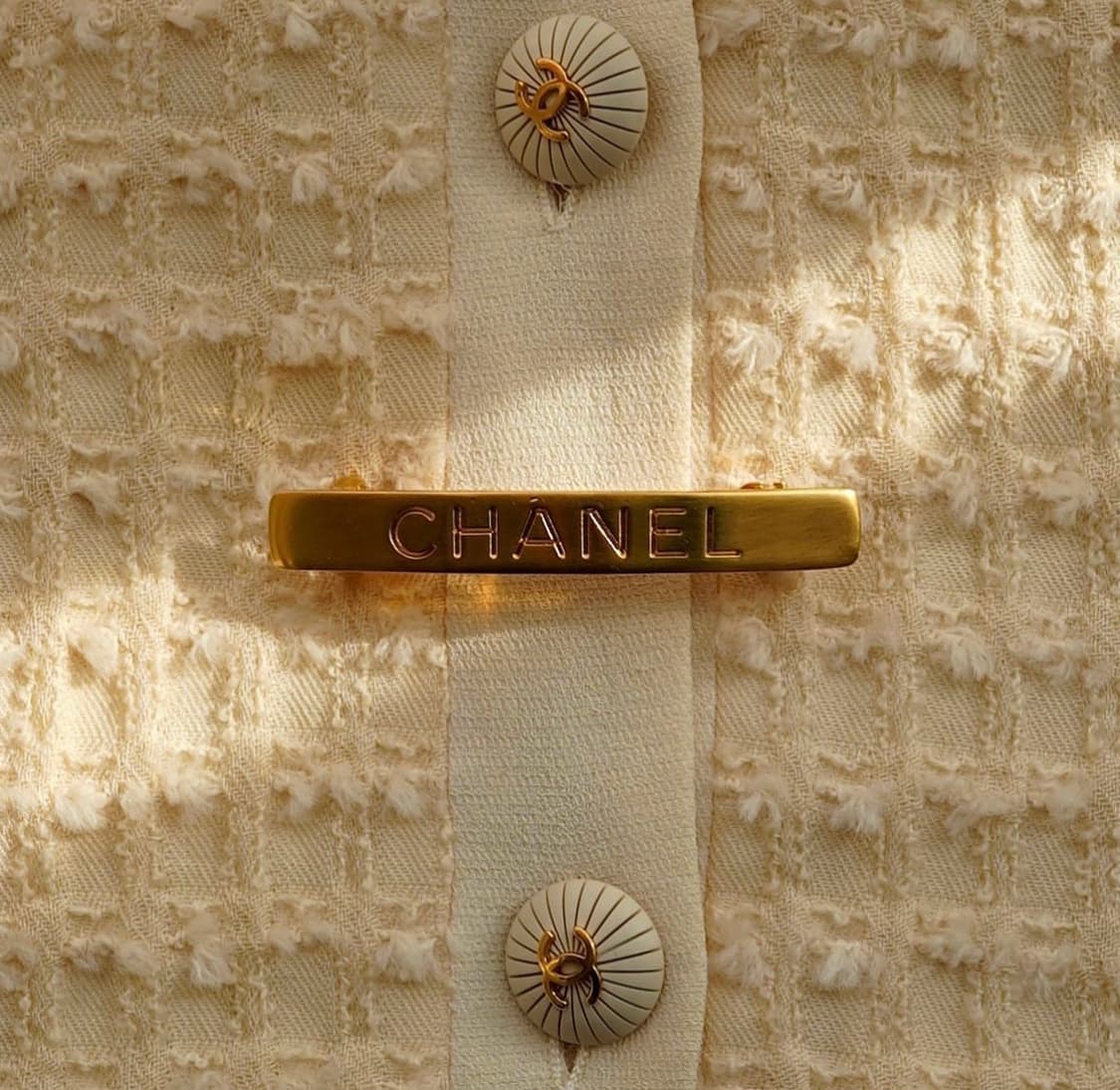 CHANEL hair clip 후루츠패밀리