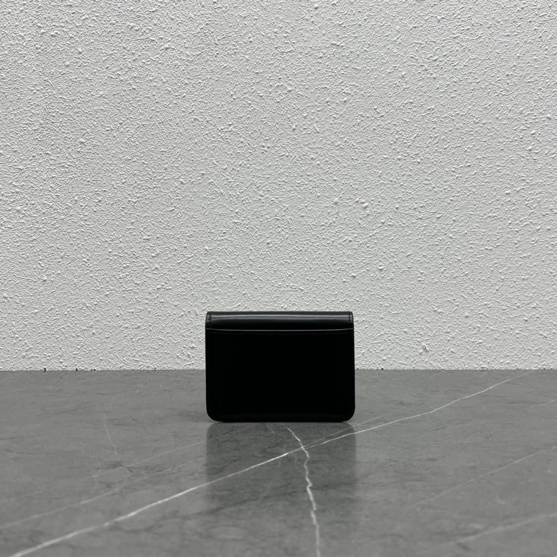 플랩 트리옹프 카드 지갑 - 샤이니 카프스킨(브론즈) 상품이미지3