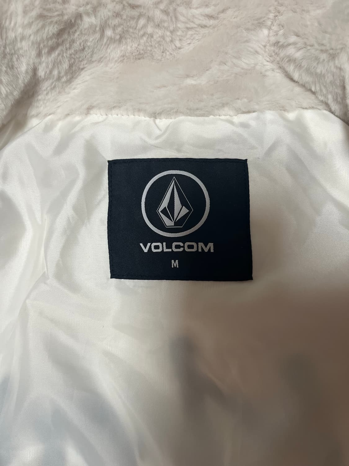 volcom 퍼 집업 상품이미지5
