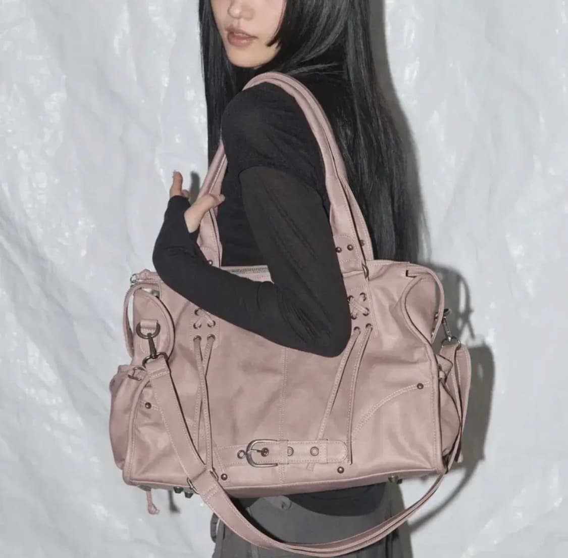 팬시클럽 가방 벨티드 워싱 레더백 베이비핑크 상품이미지1