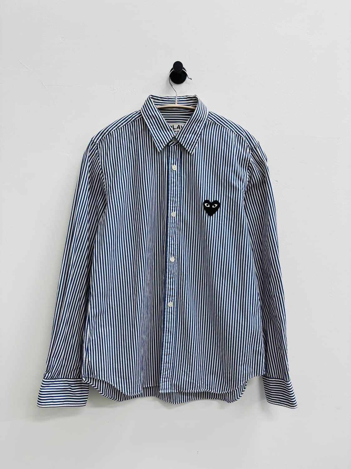 [백화점택] 꼼데가르송 블랙 와펜 스트라이프 셔츠 상품이미지1