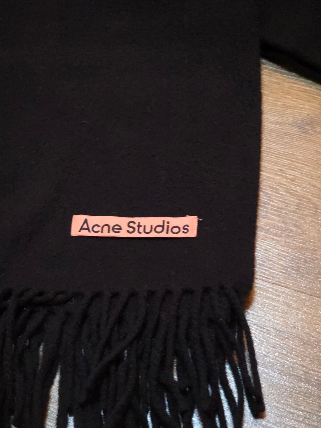 아크네 스튜디오 머플러 상품이미지3