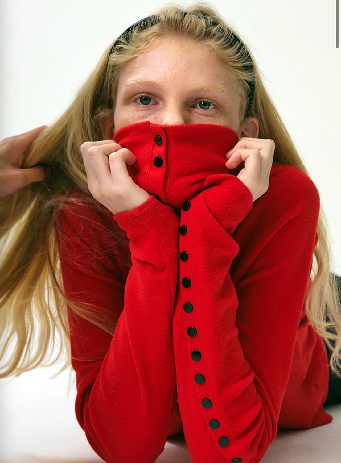 (구해요ㅜㅜ) 김미더영 브러쉬드 버튼 탑 레드 상품이미지1