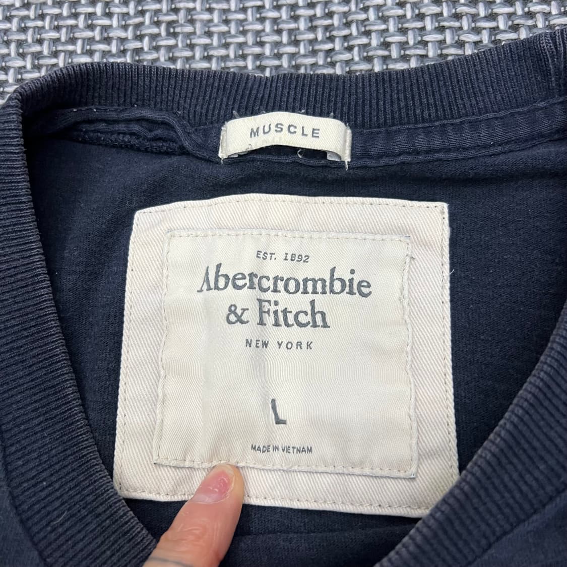 착샷O 아베크롬비 다크네이비 머슬핏 반팔 상품이미지2