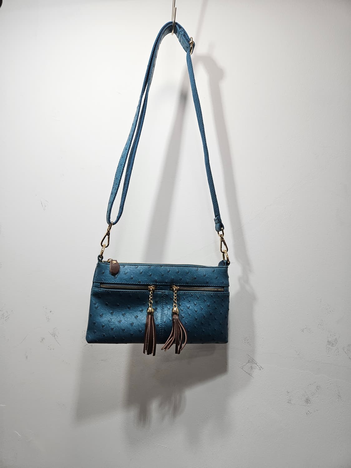 타조가죽 태슬 미니 크로스백 상품이미지1