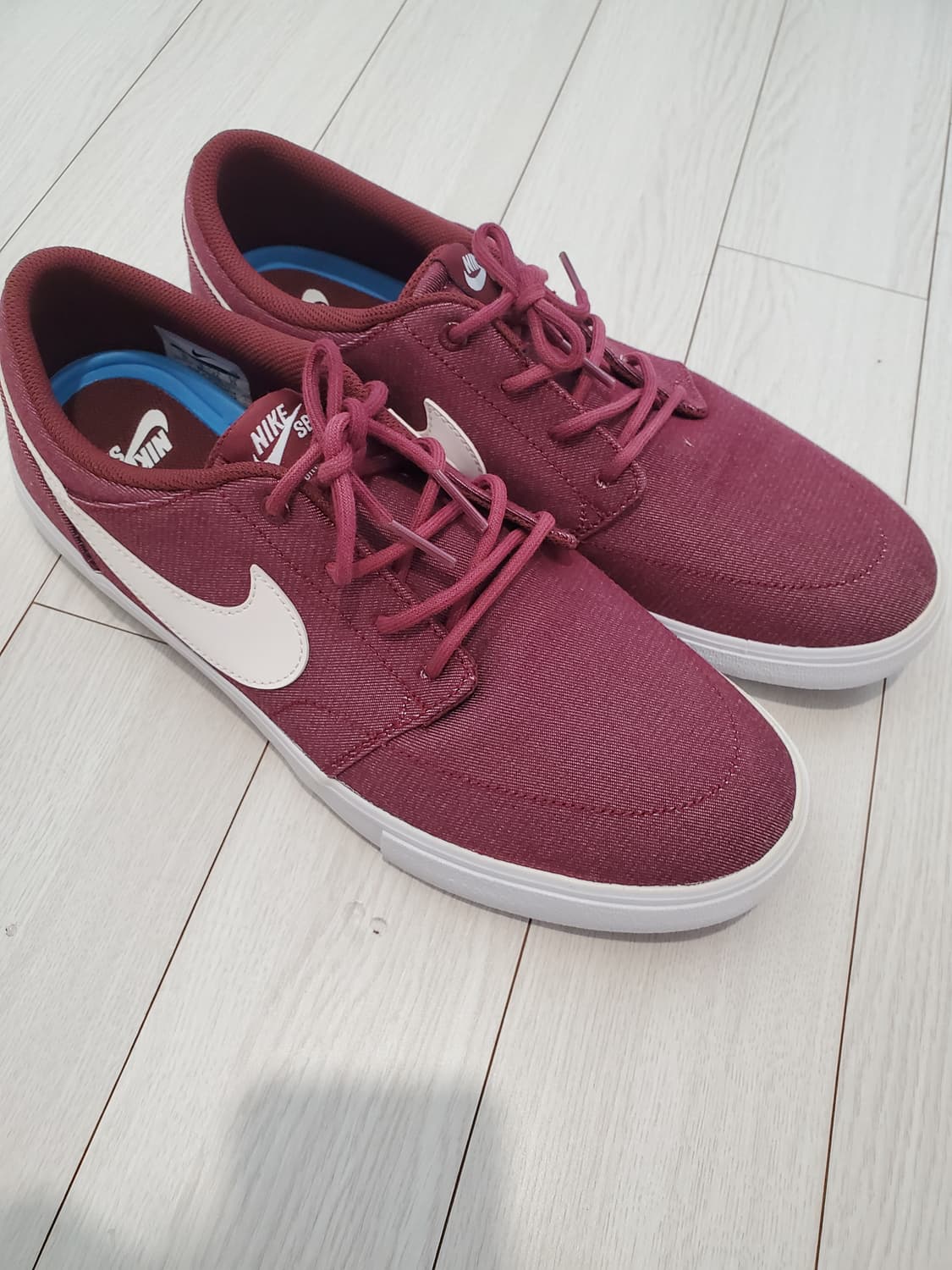 나이키 SB 솔라소프트 포트모어 II 캔버스 프리미엄 사이즈280

하단 상품이미지4