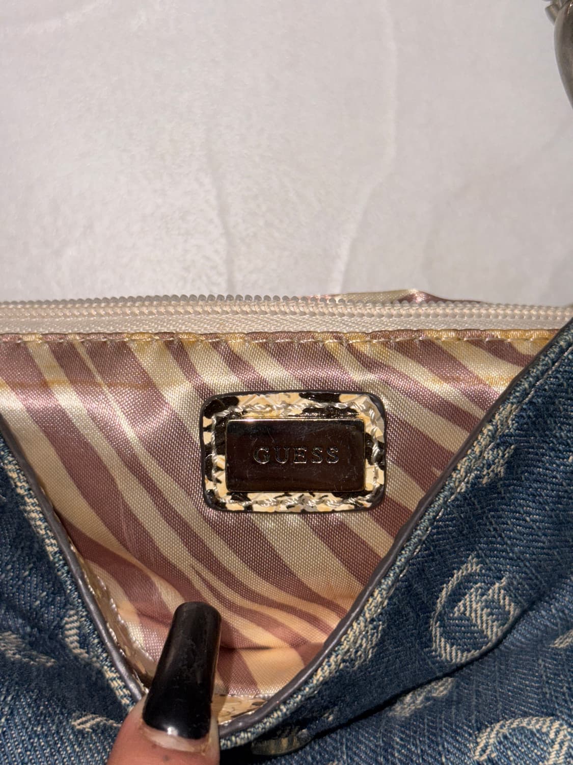 Guess denim jacquard python chain 숄더백 상품이미지8