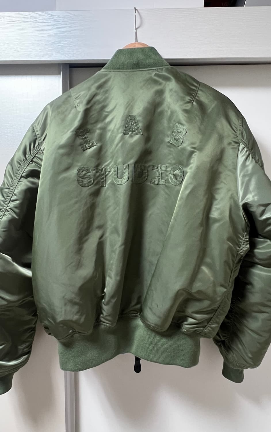 아이앱 스튜디오 x 알파인더스트리 콜라보 MA-1 자켓 상품이미지2