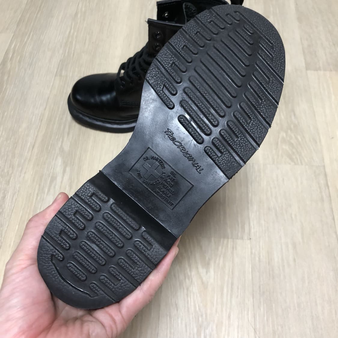(240) 닥터마틴 Dr.martens 1460 모노 8홀 무광 블랙 상품이미지3